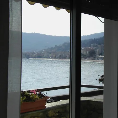 Apartman Cadorna Fronte Mare *